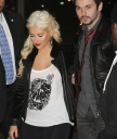 Arriving_at_the_Skyrim_launch_party_-_November_8_-_Christina_Aguilera_Daily_01.jpg