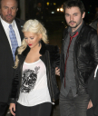 Arriving_at_the_Skyrim_launch_party_-_November_8_-_Christina_Aguilera_Daily_02.jpg