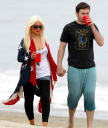 Christina2C_Max_and_Matt_at_the_Beach_on_Independence_Day_-_July_4_-_Christina_Aguilera_Daily_017.jpg