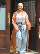 Christina_Aguilera_Daily_-__Spotted_out_in_New_York_City_June_27_2_-_0013.jpg
