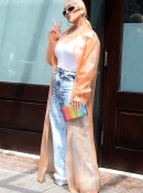 Christina_Aguilera_Daily_-__Spotted_out_in_New_York_City_June_27_2_-_0026.jpg
