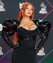 Christina_Aguilera_Red_Carpet_22nd_Annual_Latin_GRAMMY_Awards_xtinadaily_0013~1.jpg