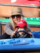 Christina_Aguilera_and_Jordan_Bratman_celebrate_their_son_Max_s_birthday_at_Legoland_in_Carlsbad_-_January_12_-_Christina_Aguilera_Daily_001.jpg