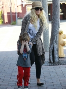 Christina_Aguilera_and_Jordan_Bratman_celebrate_their_son_Max_s_birthday_at_Legoland_in_Carlsbad_-_January_12_-_Christina_Aguilera_Daily_027.jpg