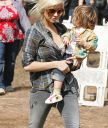 Christina_and_family_at_Mr__Bones_Pumpkin_Patch_in_Beverly_Hills_-_October_11_-_Christina_Aguilera_Daily_0047.jpg
