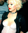 December_17_-__Christina_Aguilera_Daily_02.jpg