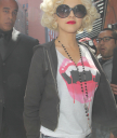 Enters_her_Soho_hotel_-_May_7_-_Christina_Aguilera_Daily_0021.jpg