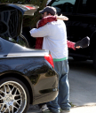 Jordan_Bratman_says_goodbye_to_his_dad_-_January_7_-_Christina_Aguilera_Daily_09.jpg