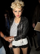 Leaving_Trousdale_Club_in_Los_Angeles_-_March_24_-_Christina_Aguilera_Daily_004.jpg