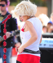 NBC_s_Today_Show_-_June_8_-_Christina_Aguilera_Daily_00152.jpg