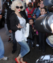Shopping_-_May_8_-_Christina_Aguilera_Daily_0011.jpg