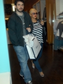 Shopping_On_Rodeo_Drive_With_Jordan_-_March_21_-__Christina_Aguilera_Daily_05.jpg