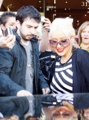Shopping_On_Rodeo_Drive_With_Jordan_-_March_21_-__Christina_Aguilera_Daily_54.jpg