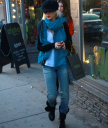 Shopping_in_Los_Angeles_-_December_22_-_Christina_Aguilera_Daily_023.jpg