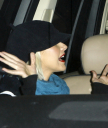 Shopping_in_Los_Angeles_-_December_22_-_Christina_Aguilera_Daily_070.jpg