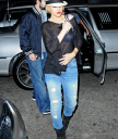 Venice_Beach_-_October_2_-_Christina_Aguilera_Daily_05.jpg