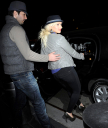 Xtina_at_her_hotel_-_May_11_-_Christina_Aguilera_Daily_020.jpg