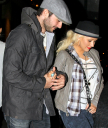 Xtina_at_her_hotel_-_May_11_-_Christina_Aguilera_Daily_026.jpg