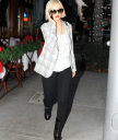 buzz_091229MVCP_ChristinaAguilera_004.jpg