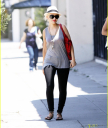 christina-aguilera-shopping-spree-10.jpg