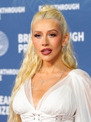 xtinadaily_christina_aguilera_11th_Breakthrough_Prize_Ceremony_at_Barker_Hangar_2252262272280.jpg