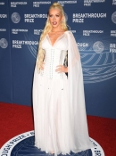 xtinadaily_christina_aguilera_11th_Breakthrough_Prize_Ceremony_at_Barker_Hangar_25262728.jpg