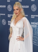xtinadaily_christina_aguilera_11th_Breakthrough_Prize_Ceremony_at_Barker_Hangar_2652662672680.jpg