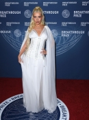 xtinadaily_christina_aguilera_11th_Breakthrough_Prize_Ceremony_at_Barker_Hangar_2852862872880.jpg