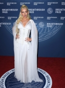 xtinadaily_christina_aguilera_11th_Breakthrough_Prize_Ceremony_at_Barker_Hangar_2972982993000.jpg