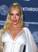 xtinadaily_christina_aguilera_11th_Breakthrough_Prize_Ceremony_at_Barker_Hangar_3133143153160.jpg