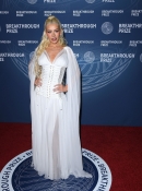 xtinadaily_christina_aguilera_11th_Breakthrough_Prize_Ceremony_at_Barker_Hangar_3813823833840.jpg