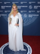 xtinadaily_christina_aguilera_11th_Breakthrough_Prize_Ceremony_at_Barker_Hangar_4334344354360.jpg