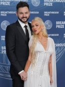 xtinadaily_christina_aguilera_11th_Breakthrough_Prize_Ceremony_at_Barker_Hangar_81828384.jpg