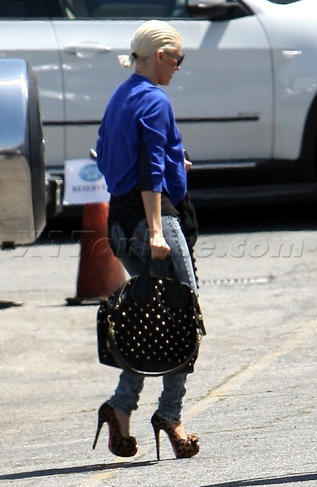 xtinadaily7006.jpg xtinadaily7006.jpg